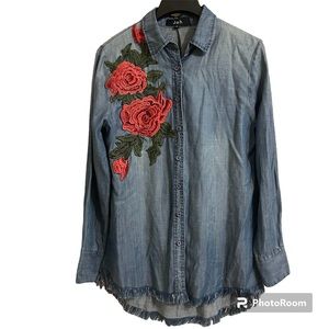 Joh Chambray Denim Shirt w Embroidered Raised Roses Detail size S